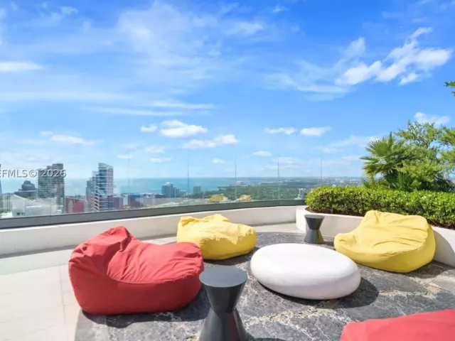 1-bedroom condo for sale in Miami - 55 SW 9th St 3509 - MondialRealty