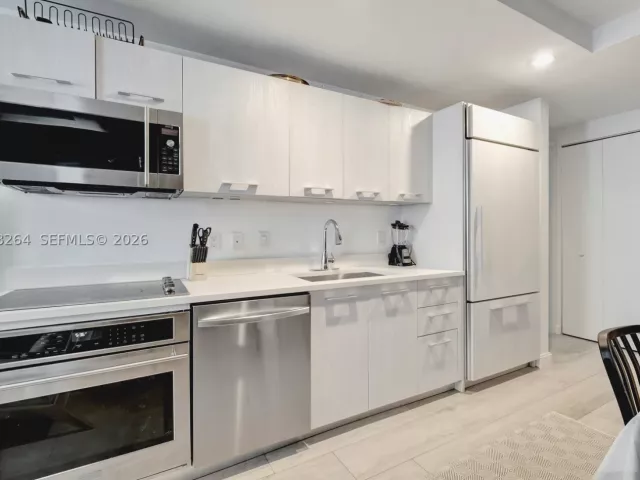 1-bedroom condo for sale in Miami - 55 SW 9th St 3509 - MondialRealty