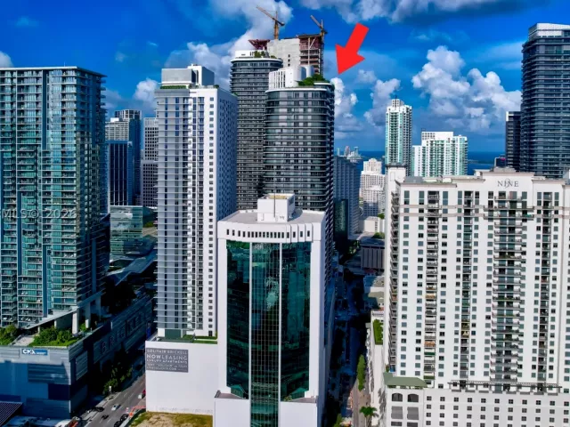 1-bedroom condo for sale in Miami - 55 SW 9th St 3509 - MondialRealty