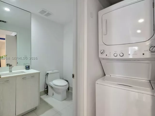 1-bedroom condo for sale in Miami - 55 SW 9th St 3509 - MondialRealty