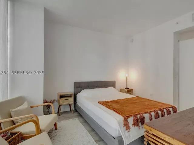 1-bedroom condo for sale in Miami - 55 SW 9th St 3509 - MondialRealty