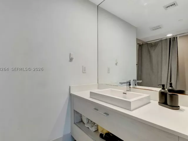 1-bedroom condo for sale in Miami - 55 SW 9th St 3509 - MondialRealty