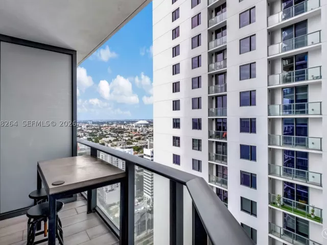 1-bedroom condo for sale in Miami - 55 SW 9th St 3509 - MondialRealty