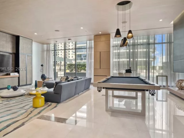1-bedroom condo for sale in Miami - 55 SW 9th St 3509 - MondialRealty