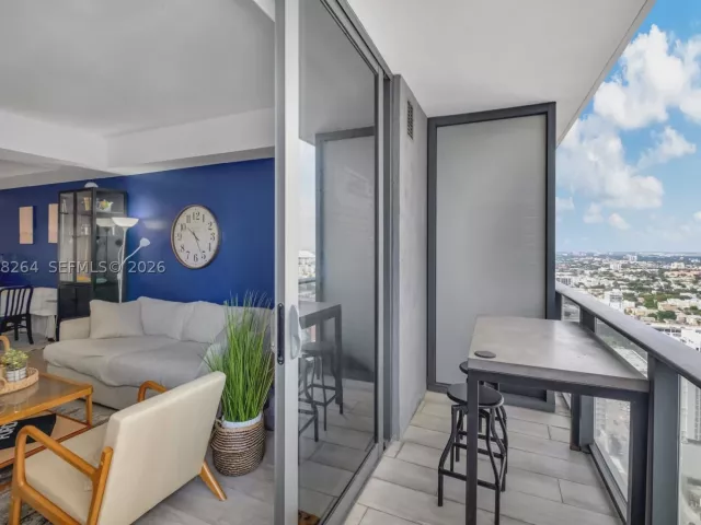 1-bedroom condo for sale in Miami - 55 SW 9th St 3509 - MondialRealty
