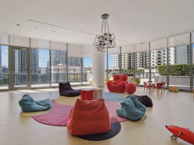 1-bedroom condo for sale in Miami - 55 SW 9th St 3509 - MondialRealty