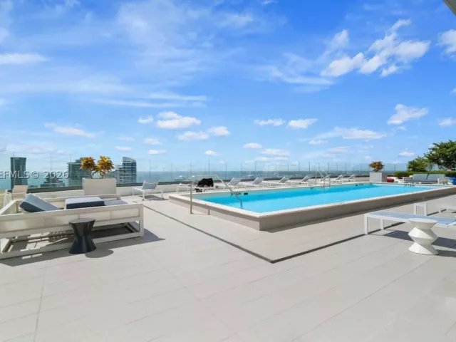 1-bedroom condo for sale in Miami - 55 SW 9th St 3509 - MondialRealty