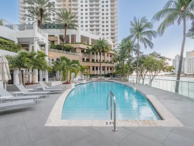 3-bedroom condo for sale in Miami - 901 Brickell Key Blvd 3004 - MondialRealty