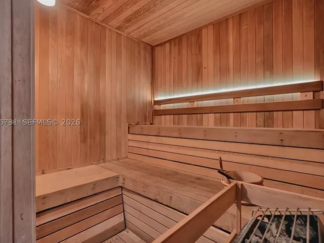 3-bedroom condo for sale in Miami - 901 Brickell Key Blvd 3004 - MondialRealty