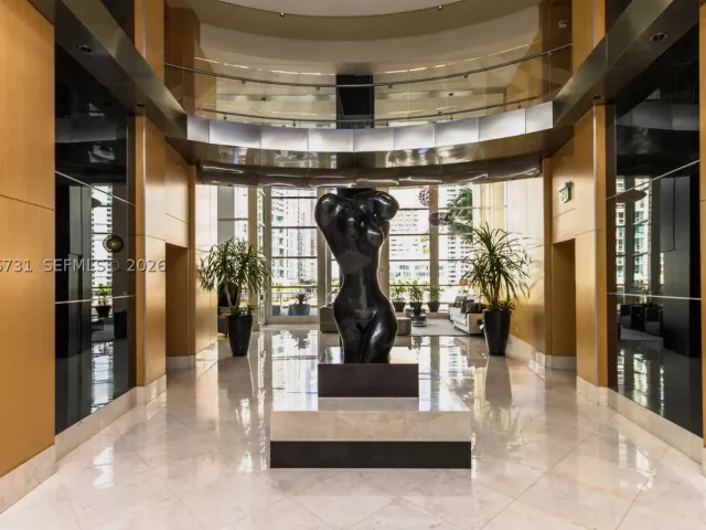 3-bedroom condo for sale in Miami - 901 Brickell Key Blvd 3004 - MondialRealty