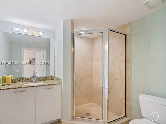2-bedroom condo for sale in Miami - 41 SE 5th St 2310 - MondialRealty