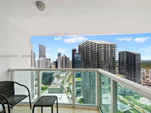 2-bedroom condo for sale in Miami - 41 SE 5th St 2310 - MondialRealty