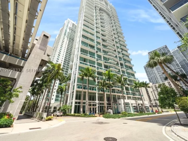 2-bedroom condo for sale in Miami - 41 SE 5th St 2310 - MondialRealty