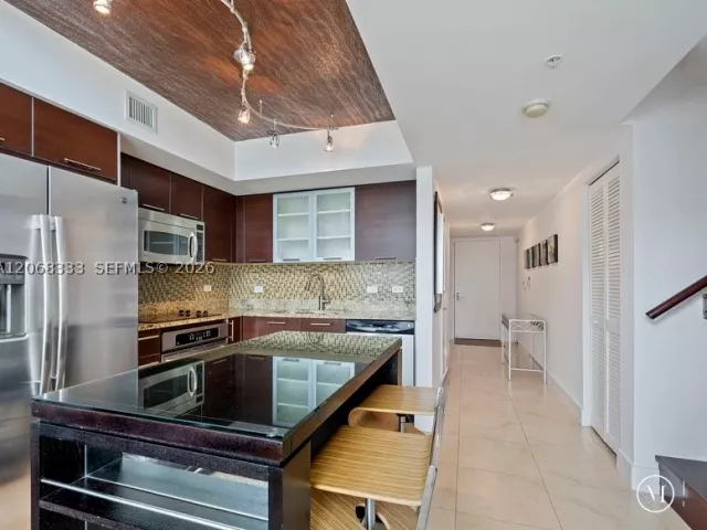 2-bedroom condo for sale in Miami - 41 SE 5th St 2310 - MondialRealty