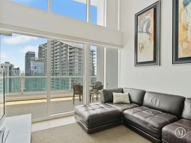 2-bedroom condo for sale in Miami - 41 SE 5th St 2310 - MondialRealty
