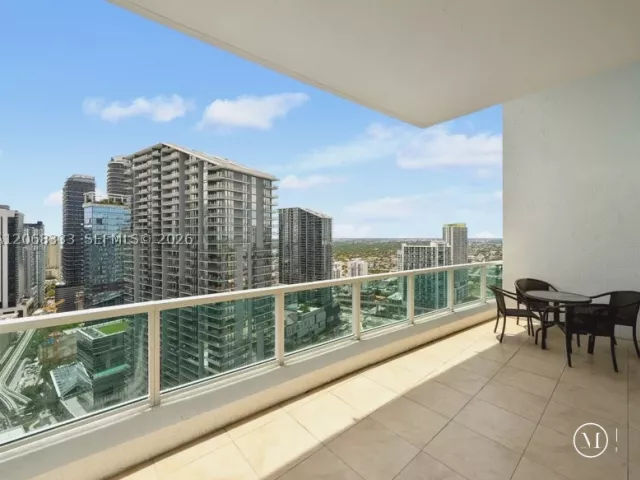 2-bedroom condo for sale in Miami - 41 SE 5th St 2310 - MondialRealty