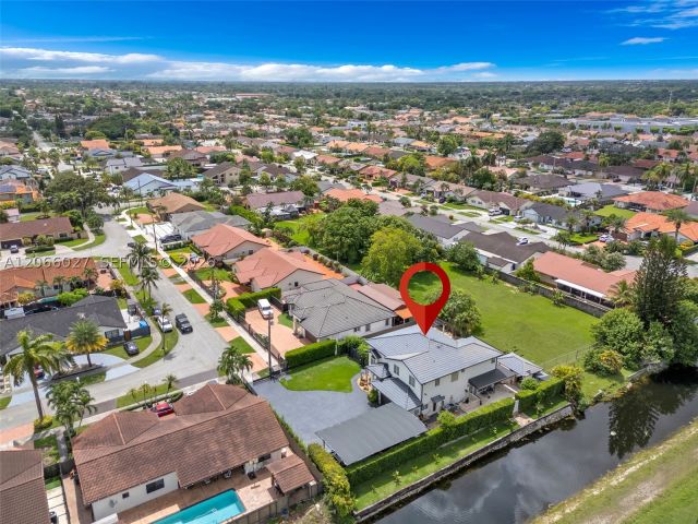 4-bedroom home for sale in Miami - 14380 SW 36th St - MondialRealty