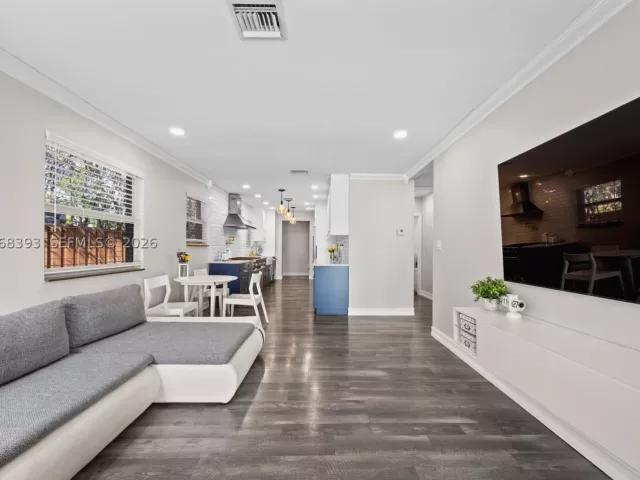 3-bedroom home for rent in Hollywood - 1523 Monroe St - MondialRealty