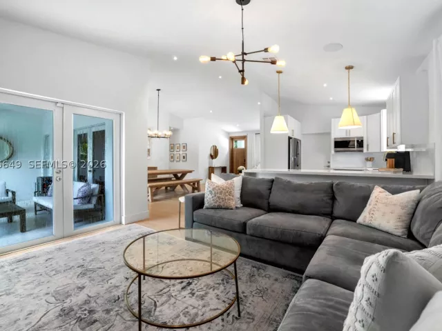 3-bedroom home for sale in Miami - 6351 SW 39th St - MondialRealty