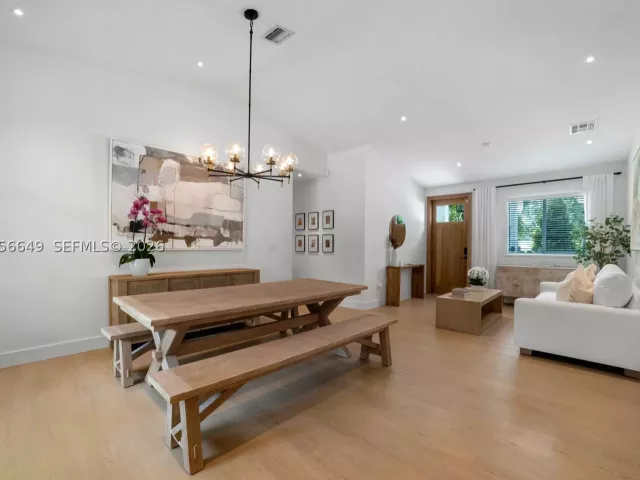 3-bedroom home for sale in Miami - 6351 SW 39th St - MondialRealty