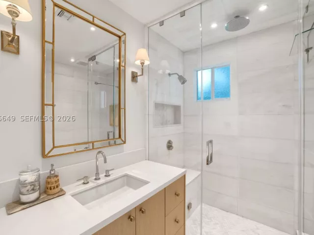 3-bedroom home for sale in Miami - 6351 SW 39th St - MondialRealty