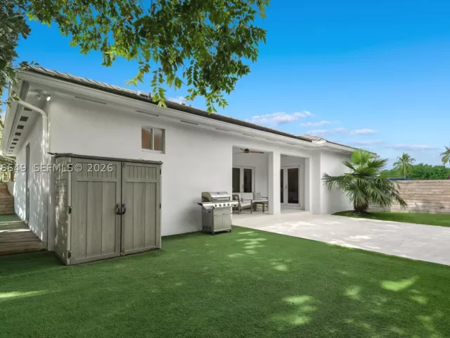 3-bedroom home for sale in Miami - 6351 SW 39th St - MondialRealty