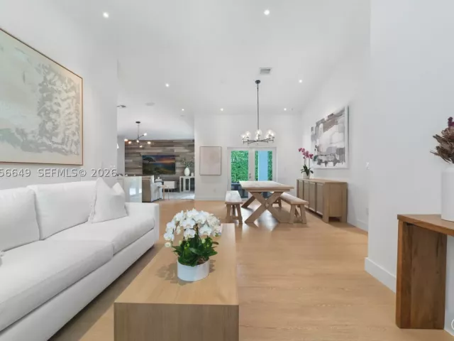 3-bedroom home for sale in Miami - 6351 SW 39th St - MondialRealty