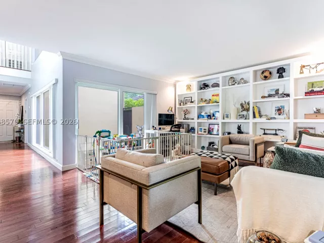 3-bedroom home for rent in Coral Gables - 6865 Veronese St - MondialRealty
