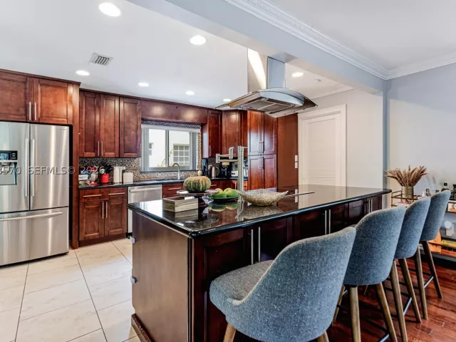 3-bedroom home for rent in Coral Gables - 6865 Veronese St - MondialRealty