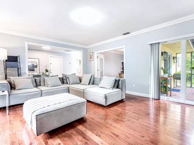 3-bedroom home for rent in Coral Gables - 6865 Veronese St - MondialRealty