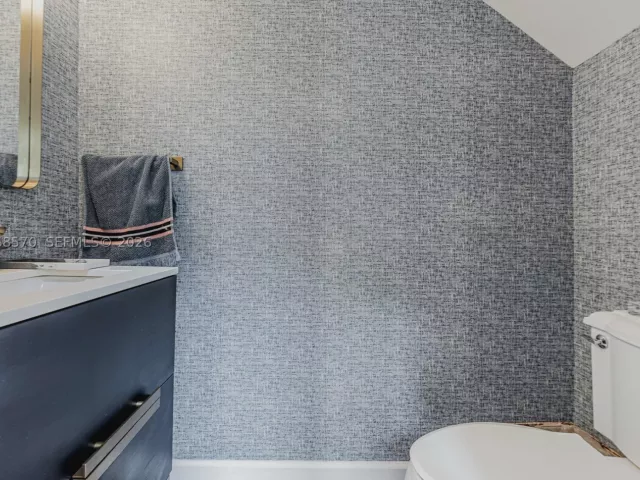 3-bedroom home for rent in Coral Gables - 6865 Veronese St - MondialRealty