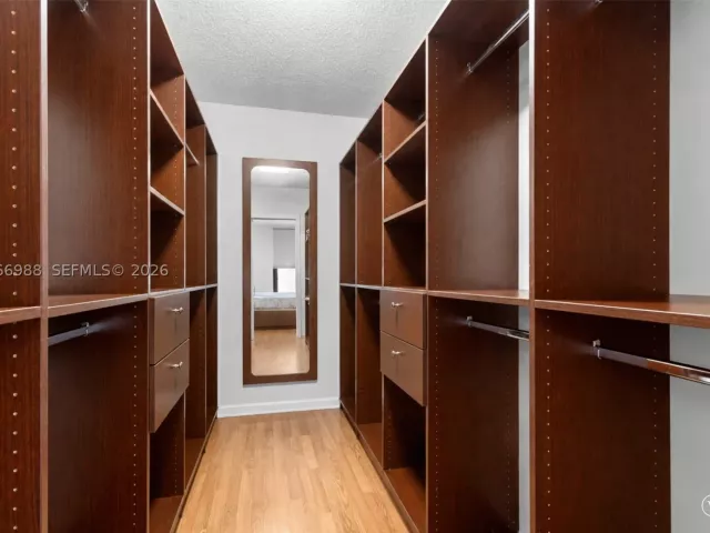 2-bedroom condo for sale in Aventura - 19667 Turnberry Way 27-B - MondialRealty