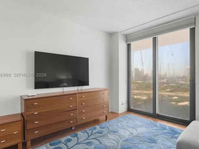 2-bedroom condo for sale in Aventura - 19667 Turnberry Way 27-B - MondialRealty