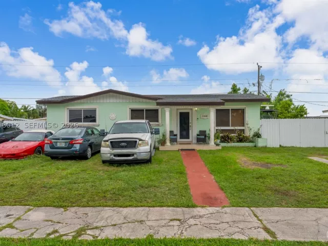 3-bedroom home for sale in Miami - 11940 SW 186th St - MondialRealty