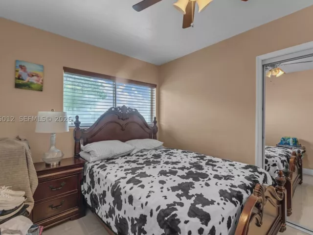 3-bedroom home for sale in Miami - 11940 SW 186th St - MondialRealty