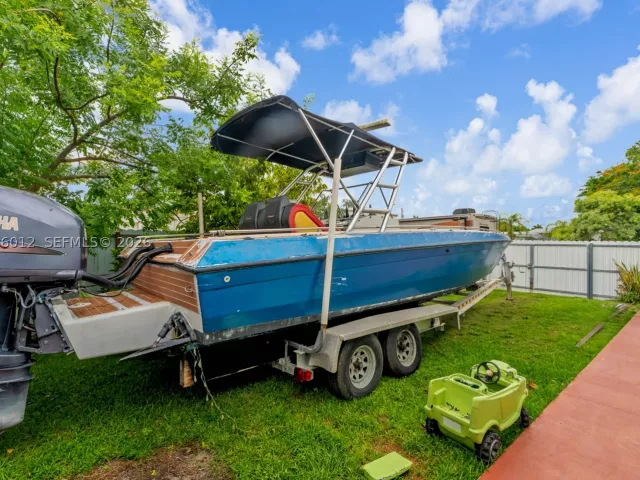 3-bedroom home for sale in Miami - 11940 SW 186th St - MondialRealty
