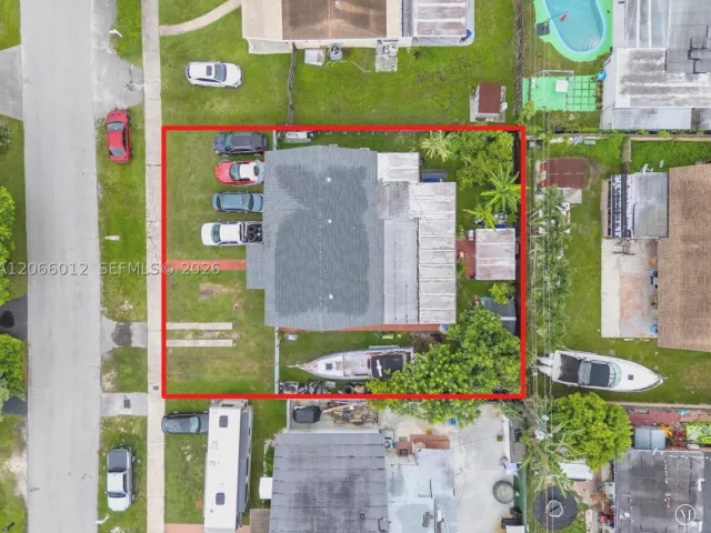 3-bedroom home for sale in Miami - 11940 SW 186th St - MondialRealty