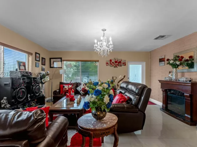 3-bedroom home for sale in Miami - 11940 SW 186th St - MondialRealty