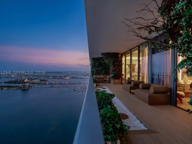 4-bedroom condo for rent in Miami - 700 NE 24th St PH-5902 - MondialRealty