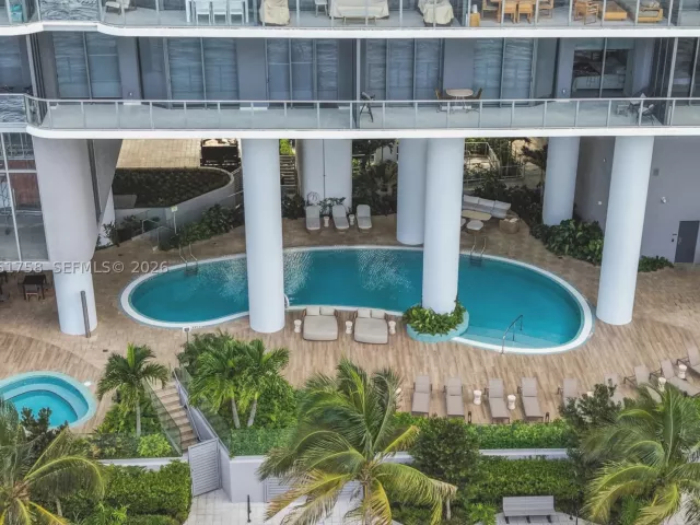 4-bedroom condo for rent in Miami - 700 NE 24th St PH-5902 - MondialRealty