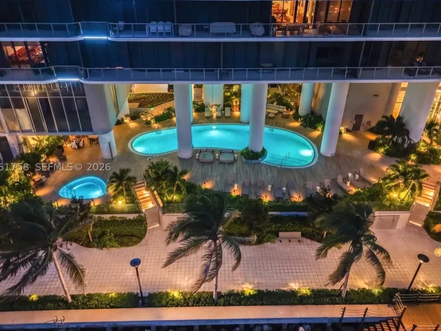4-bedroom condo for rent in Miami - 700 NE 24th St PH-5902 - MondialRealty