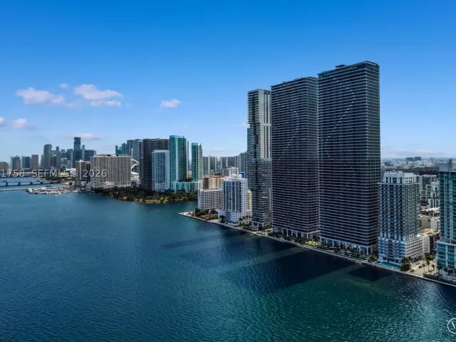 4-bedroom condo for rent in Miami - 700 NE 24th St PH-5902 - MondialRealty