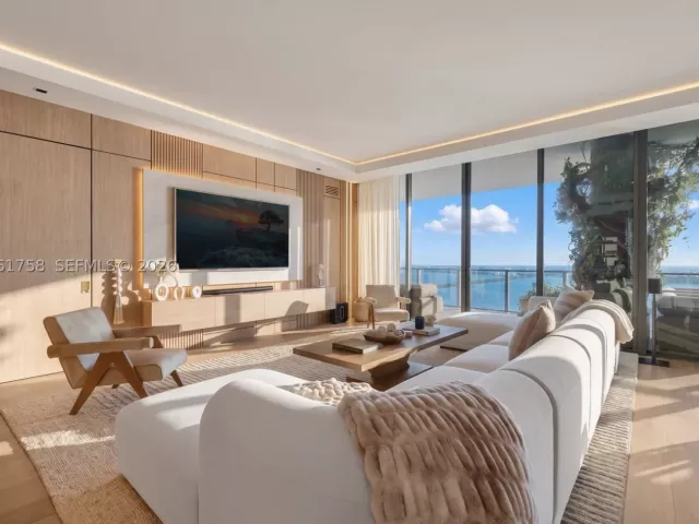 4-bedroom condo for rent in Miami - 700 NE 24th St PH-5902 - MondialRealty