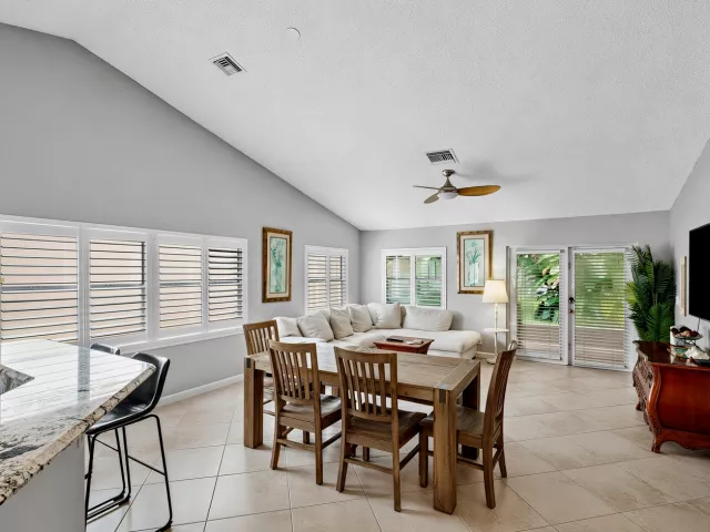 3-bedroom home for rent in Delray Beach - 3703 S LANCEWOOD Place - MondialRealty