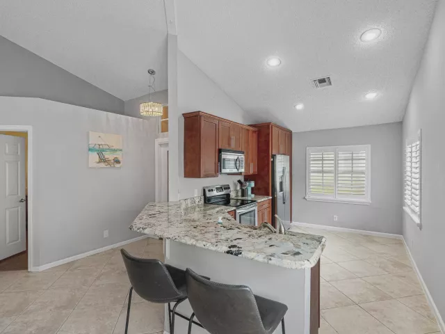 3-bedroom home for rent in Delray Beach - 3703 S LANCEWOOD Place - MondialRealty