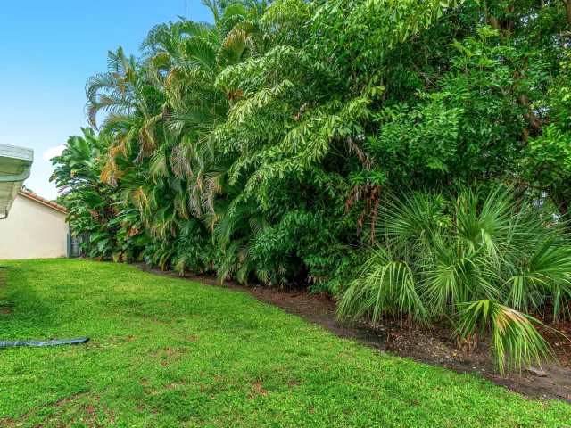 3-bedroom home for rent in Delray Beach - 3703 S LANCEWOOD Place - MondialRealty