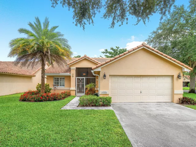 3-bedroom home for rent in Delray Beach - 3703 S LANCEWOOD Place - MondialRealty
