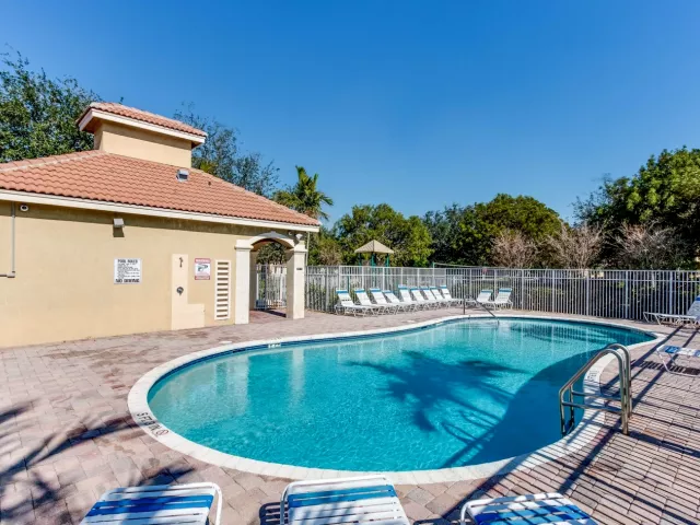 3-bedroom home for rent in Delray Beach - 3703 S LANCEWOOD Place - MondialRealty