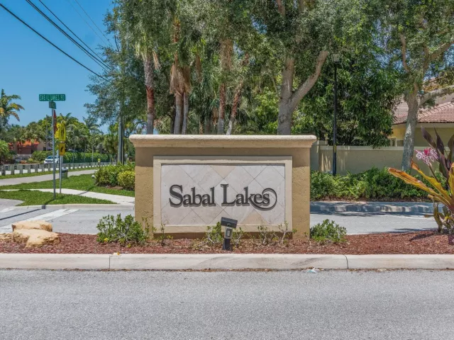 3-bedroom home for rent in Delray Beach - 3703 S LANCEWOOD Place - MondialRealty