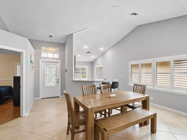 3-bedroom home for rent in Delray Beach - 3703 S LANCEWOOD Place - MondialRealty